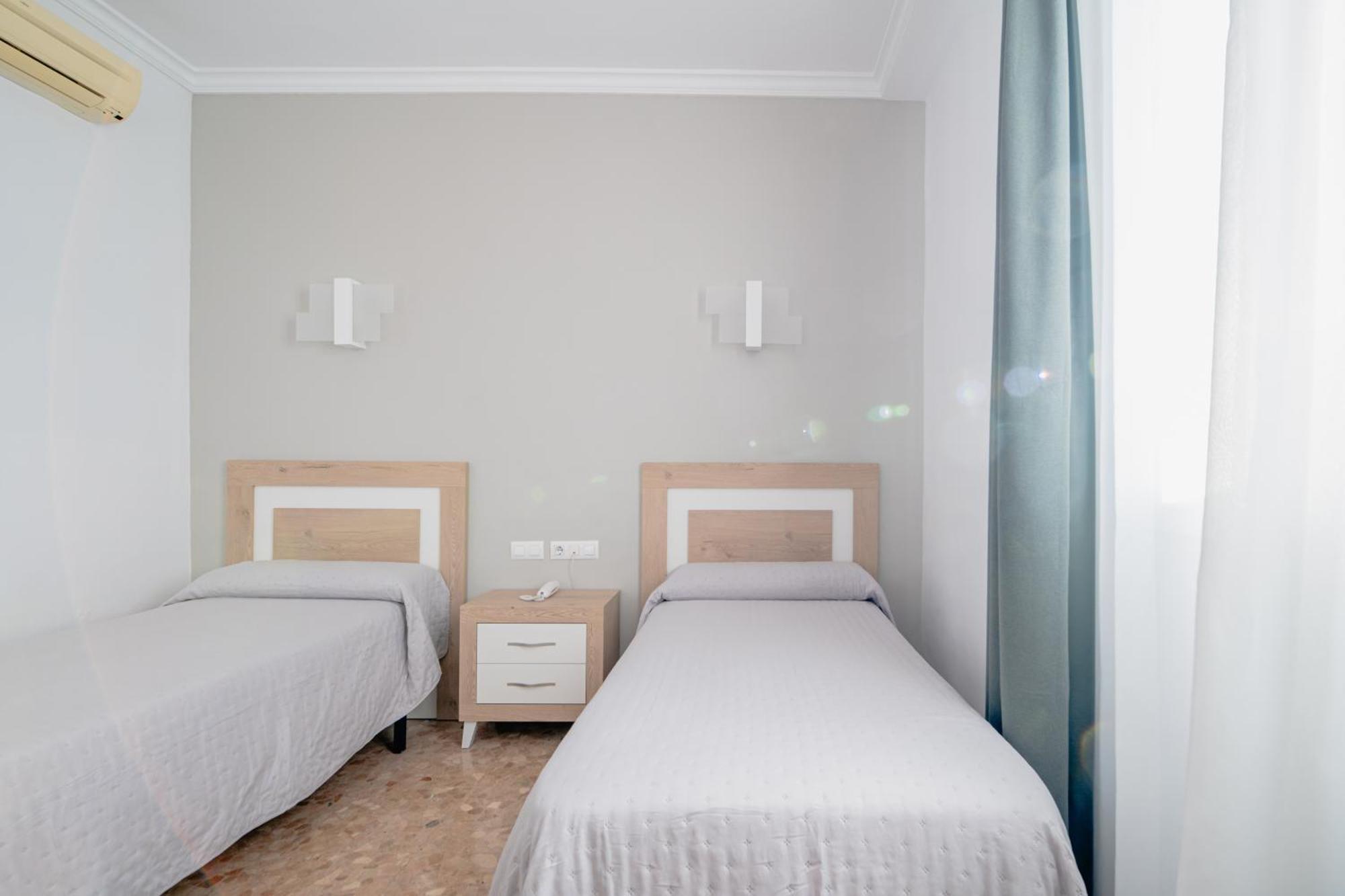 Hotel Chamizo El Arahal Exterior photo