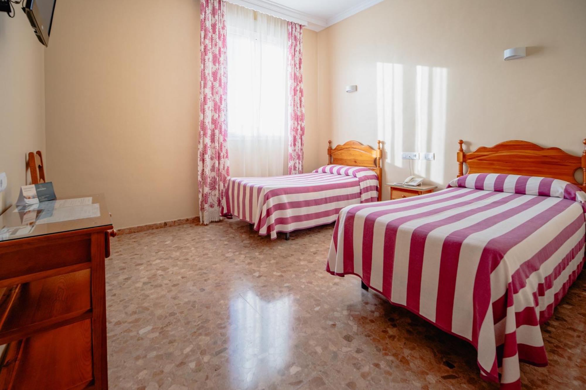 Hotel Chamizo El Arahal Exterior photo